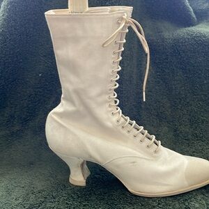Antique Women’s White Canvas High-top Oringal Keds